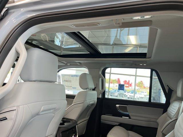 new 2025 Ford Expedition car, priced at $95,192
