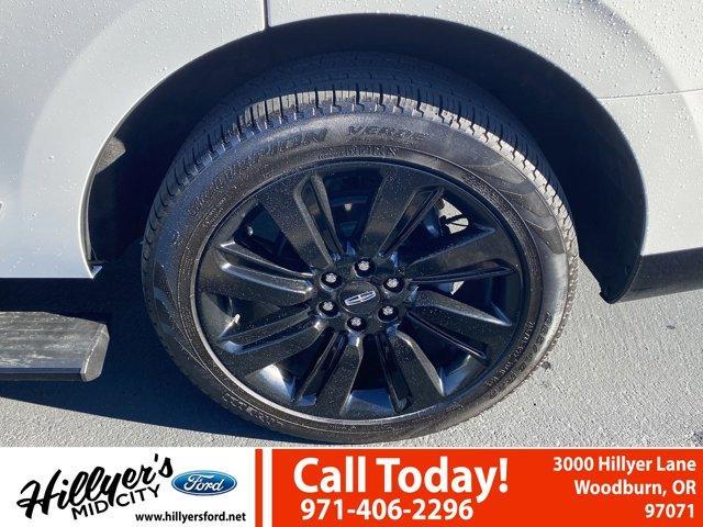used 2022 Lincoln Navigator car, priced at $75,747