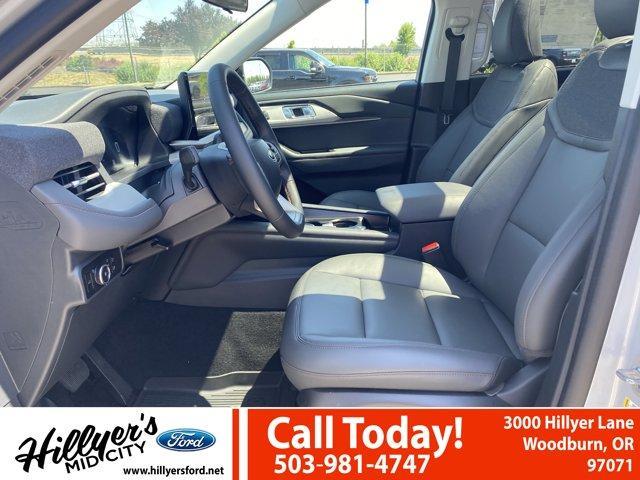 new 2025 Ford Explorer car