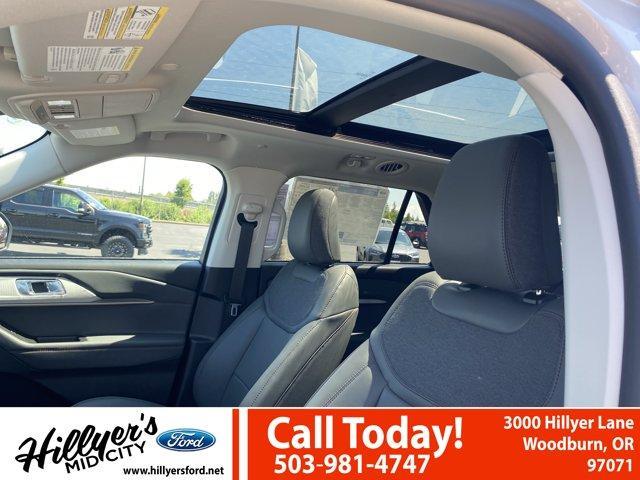 new 2025 Ford Explorer car