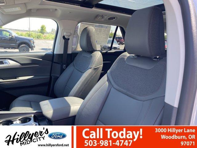 new 2025 Ford Explorer car