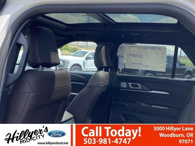new 2025 Ford Explorer car