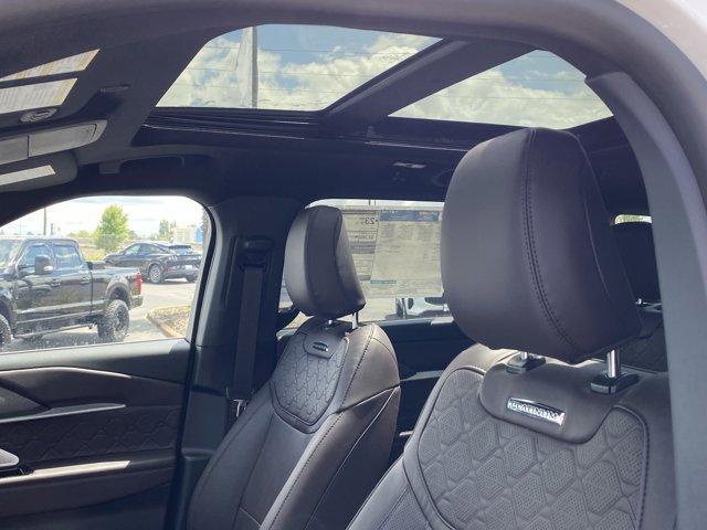 new 2025 Ford Explorer car