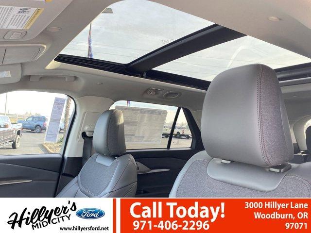 new 2025 Ford Explorer car