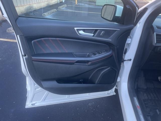 used 2022 Ford Edge car, priced at $24,000