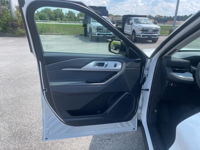new 2025 Ford Explorer car, priced at $46,500
