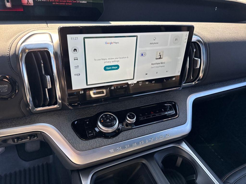 new 2025 Ford Expedition car, priced at $79,418