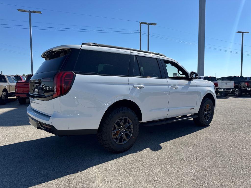 new 2025 Ford Expedition car, priced at $79,418
