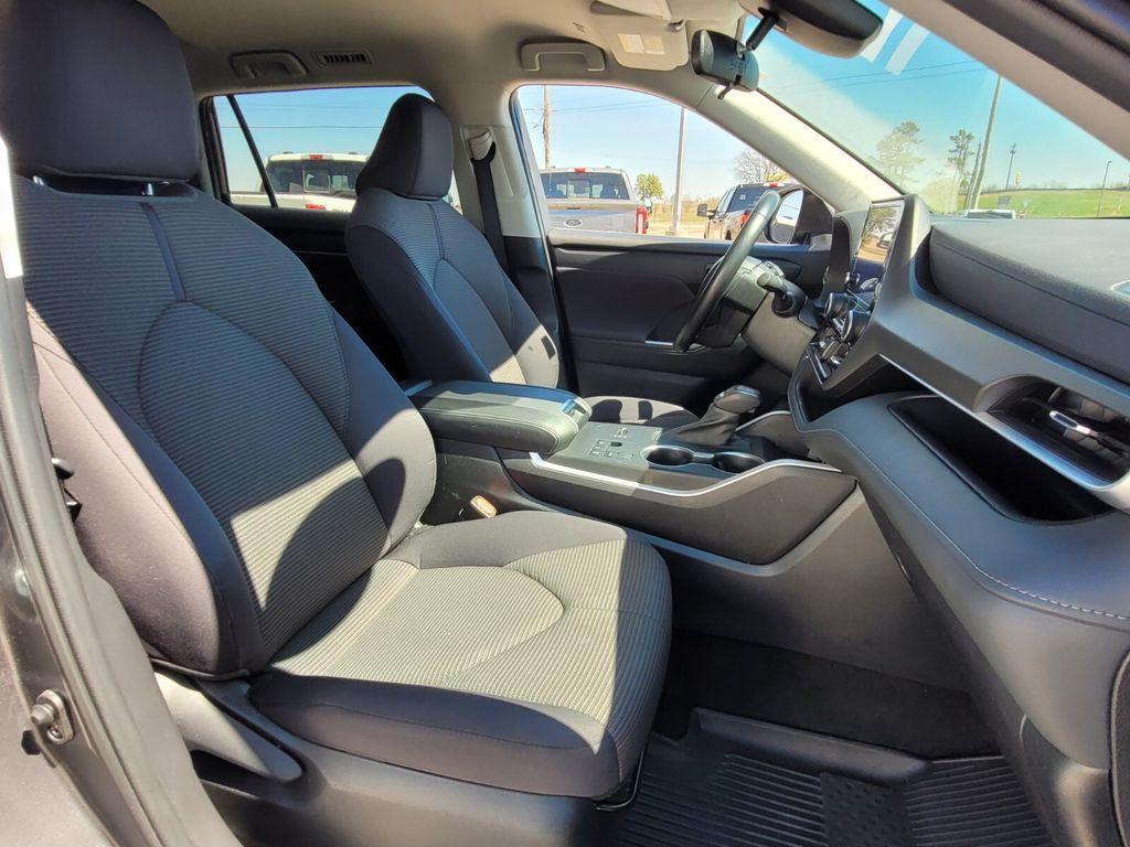 used 2023 Toyota Highlander car, priced at $29,499