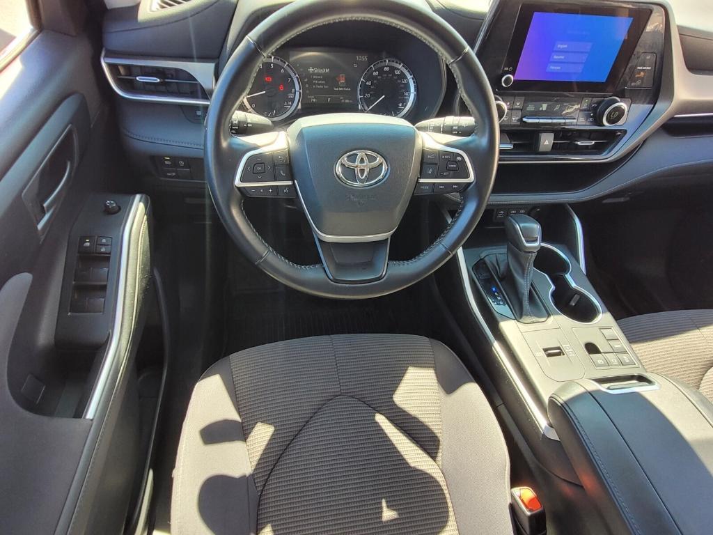 used 2023 Toyota Highlander car, priced at $33,995
