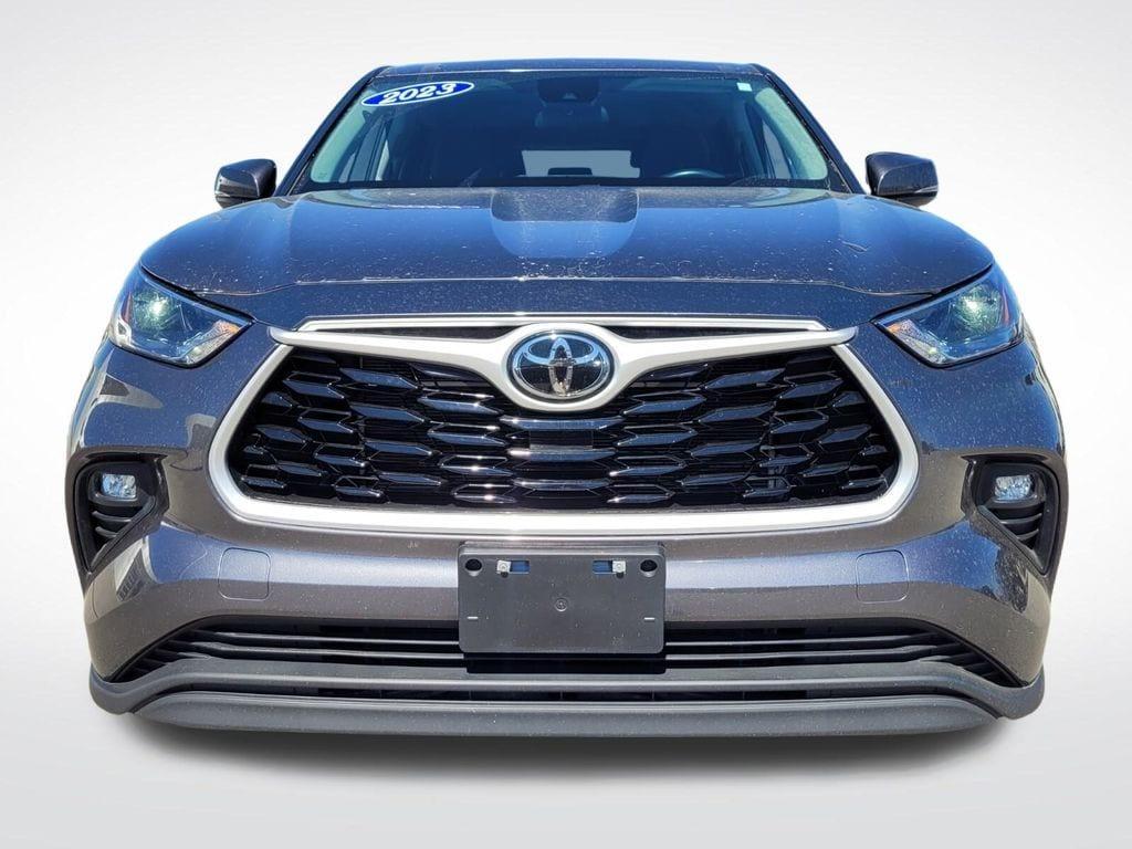 used 2023 Toyota Highlander car, priced at $29,499