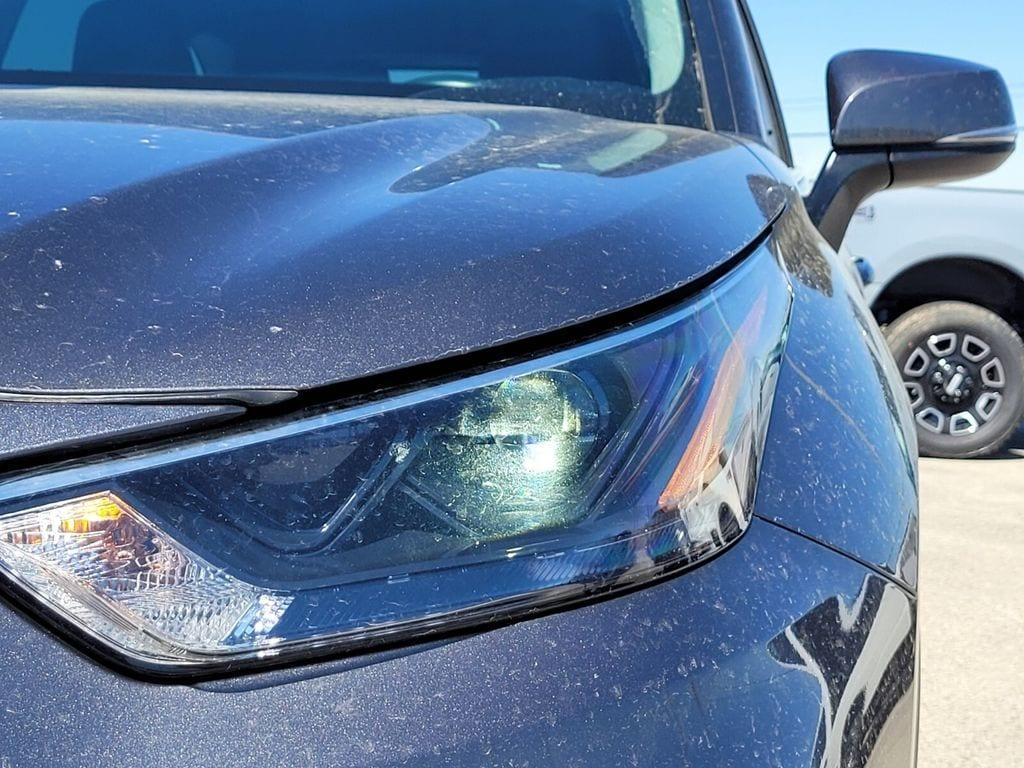 used 2023 Toyota Highlander car, priced at $29,499