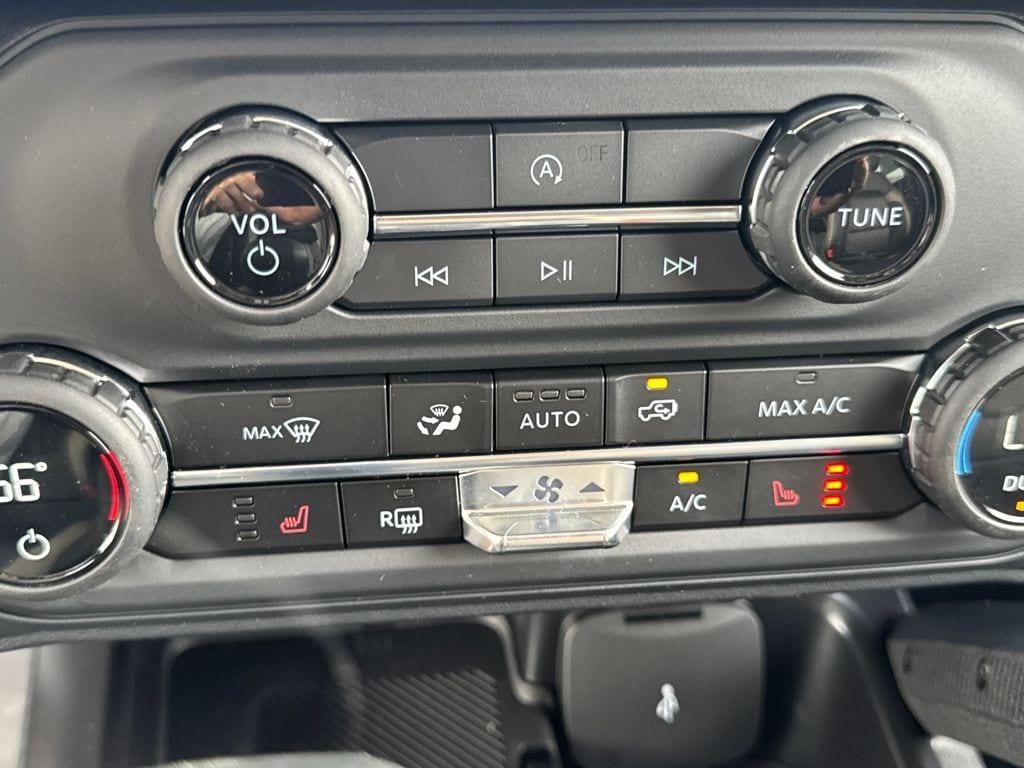 new 2025 Ford Bronco car, priced at $50,784