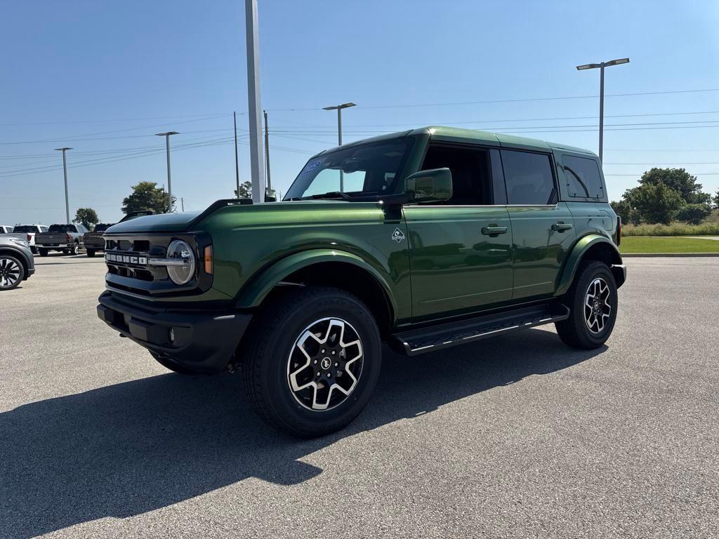 new 2025 Ford Bronco car, priced at $49,738