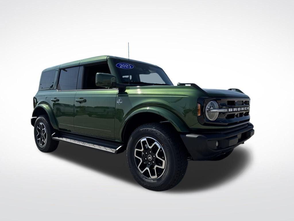 new 2025 Ford Bronco car, priced at $50,242