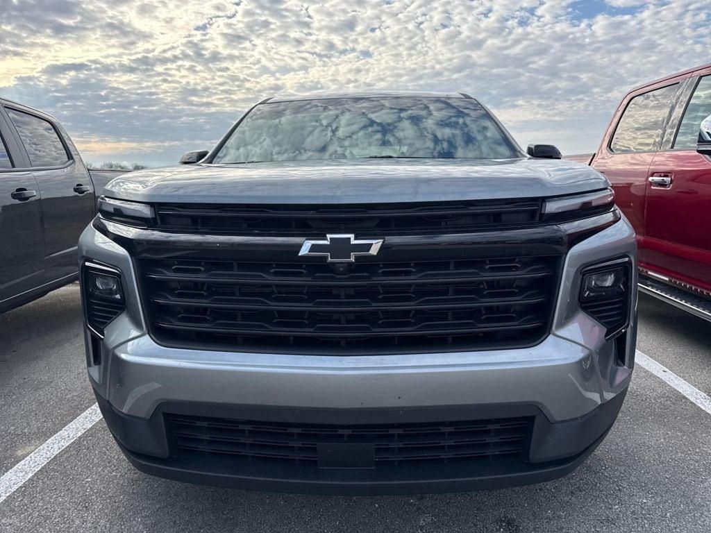 used 2024 Chevrolet Traverse car, priced at $37,495