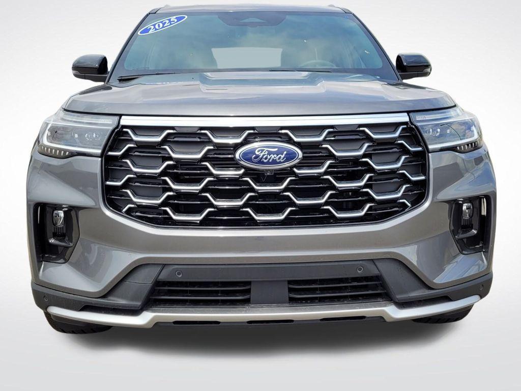 new 2025 Ford Explorer car, priced at $55,371