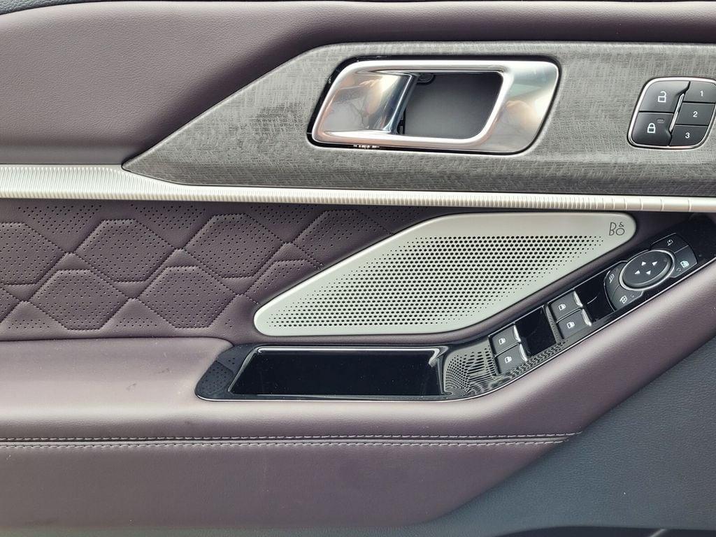 new 2025 Ford Explorer car, priced at $55,371