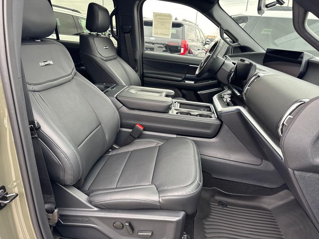 new 2025 Ford Expedition car, priced at $77,415