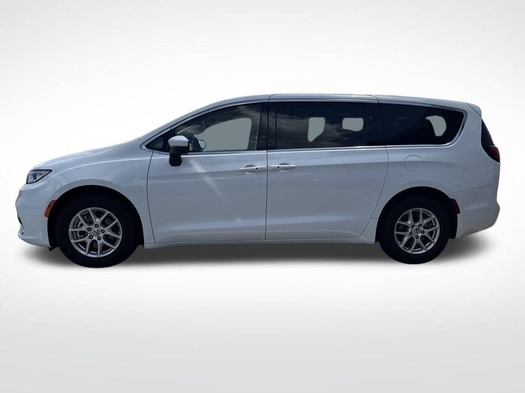 used 2023 Chrysler Pacifica car, priced at $24,995