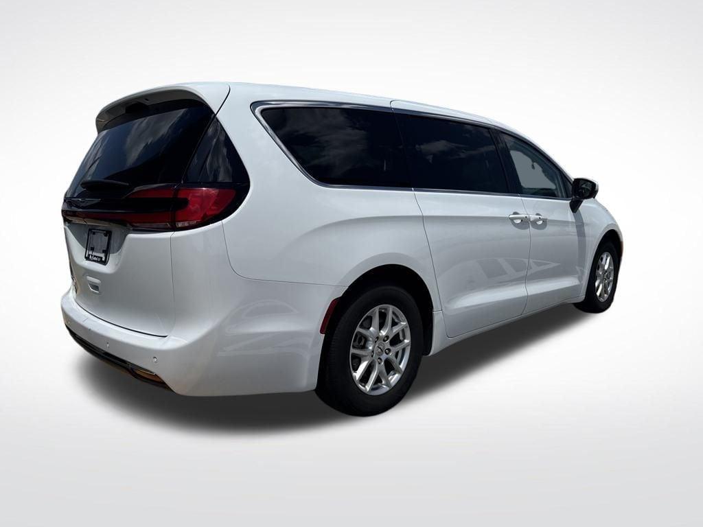 used 2023 Chrysler Pacifica car, priced at $24,995