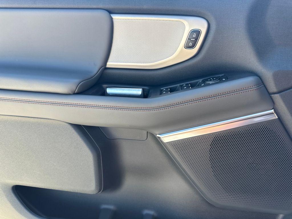 new 2025 Ford Expedition car, priced at $66,080