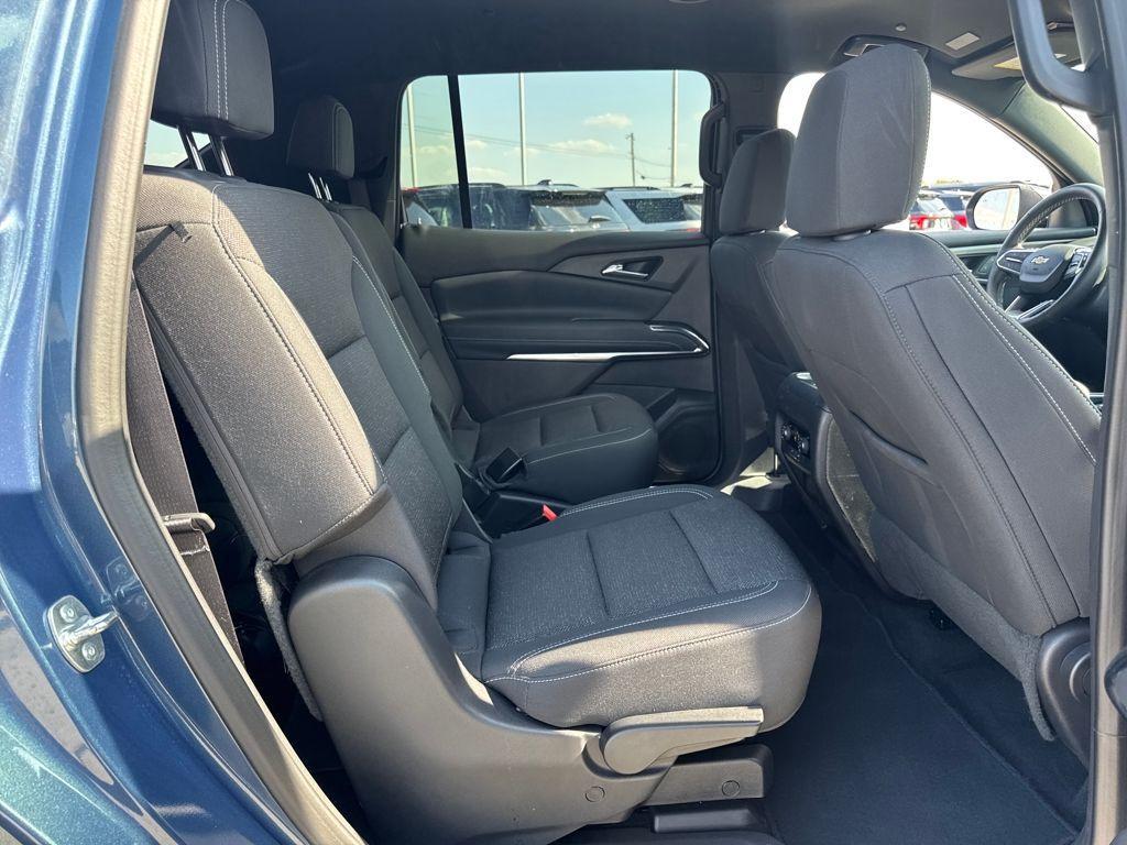used 2025 Chevrolet Traverse car, priced at $39,994