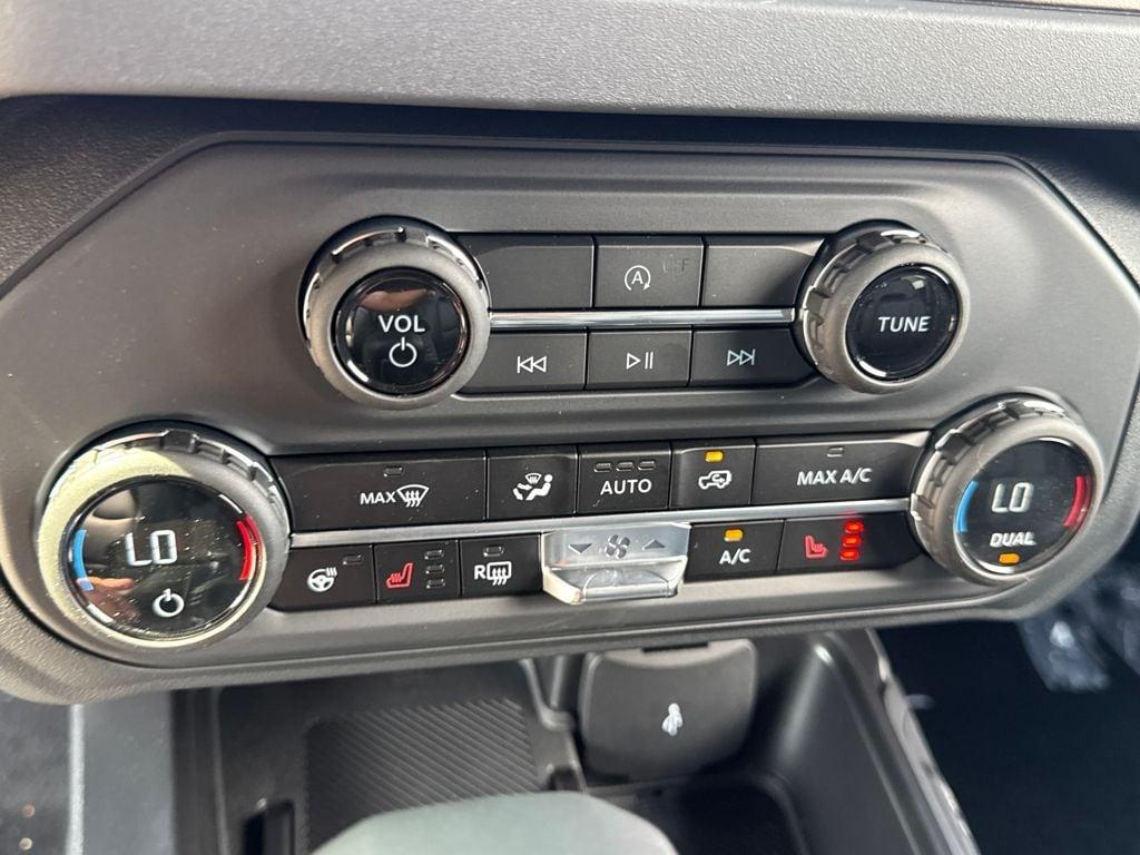 new 2025 Ford Bronco car, priced at $50,634