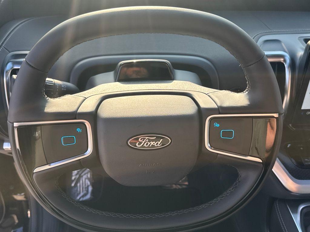 new 2025 Ford Expedition car, priced at $80,543