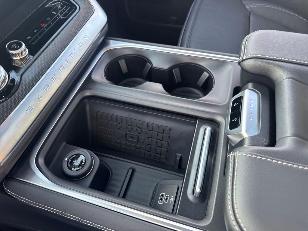 new 2025 Ford Expedition car, priced at $80,543