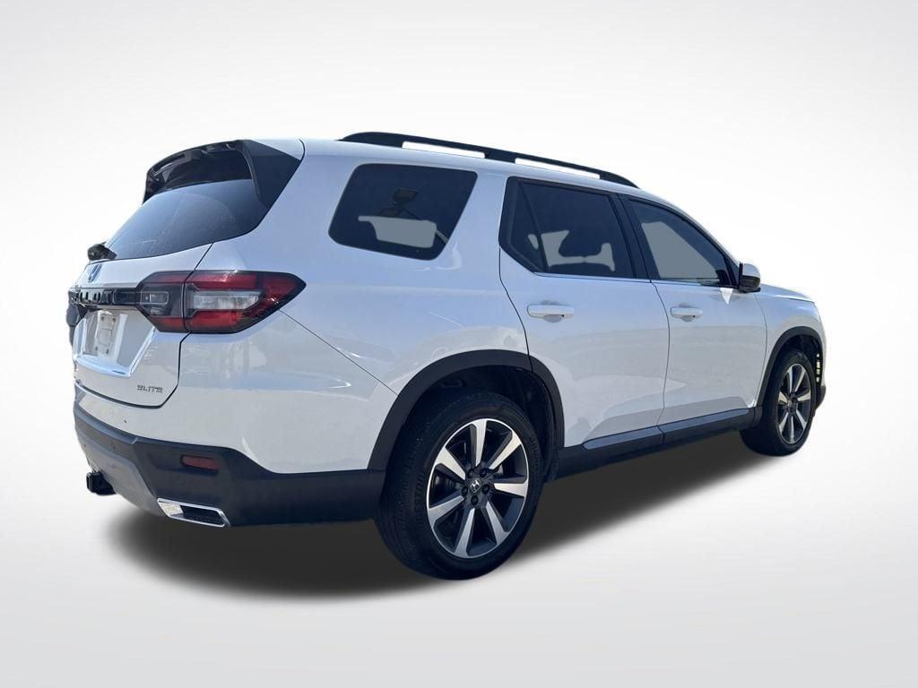 used 2025 Honda Pilot car, priced at $48,995