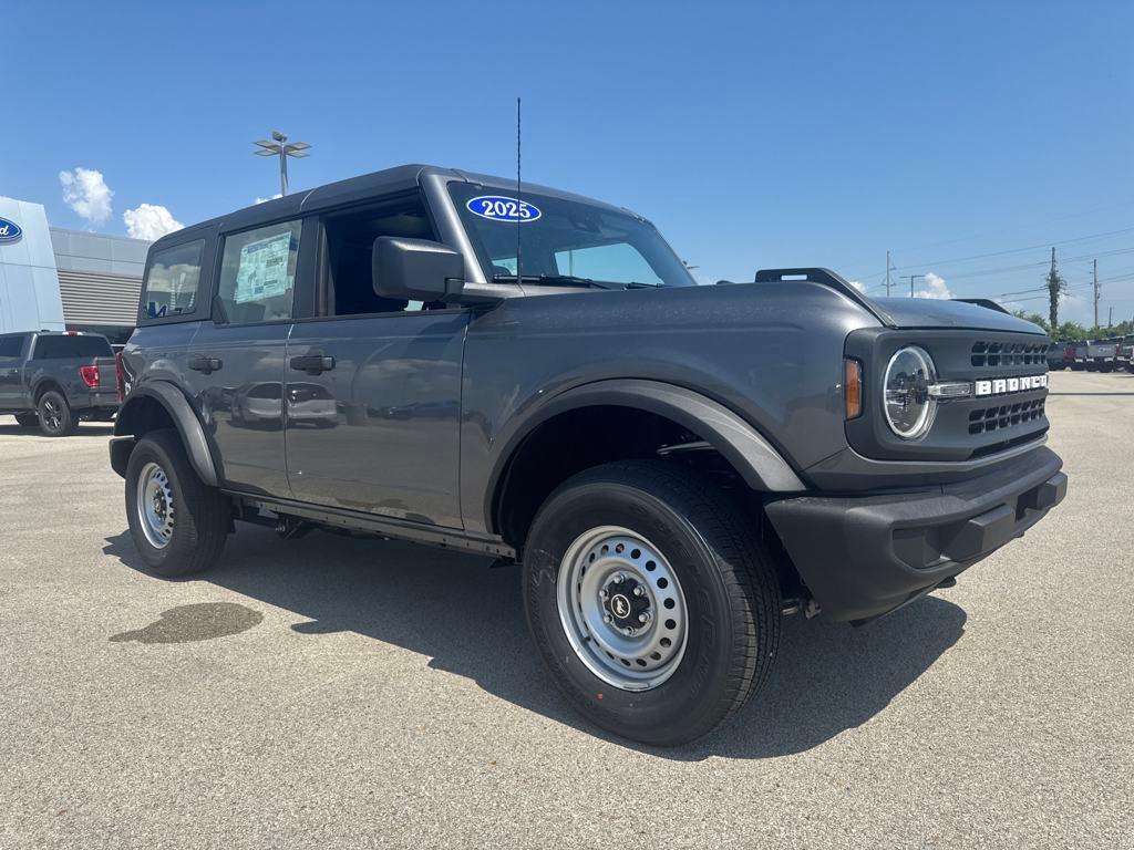 new 2025 Ford Bronco car, priced at $40,582