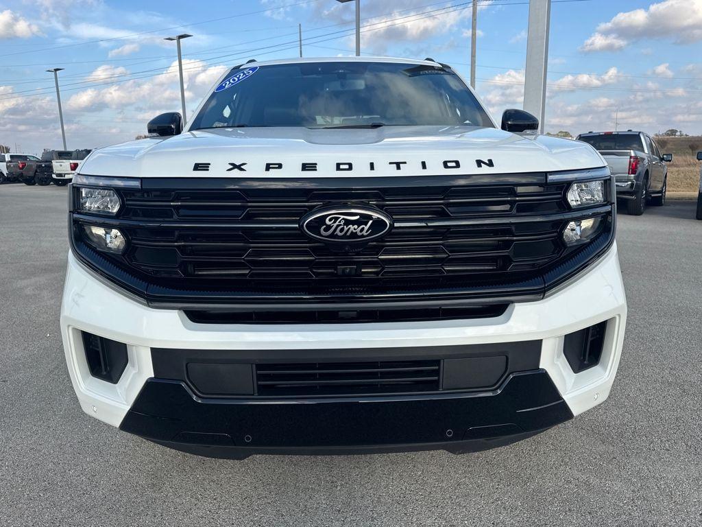 new 2025 Ford Expedition car, priced at $81,672