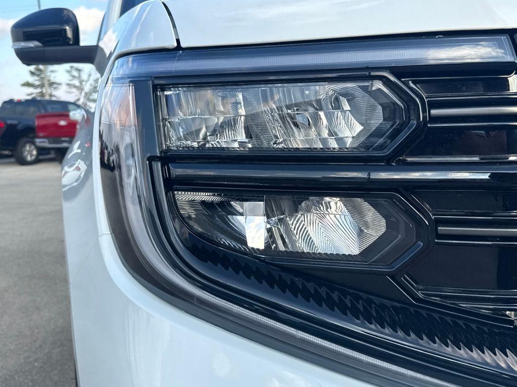 new 2025 Ford Expedition car, priced at $81,672