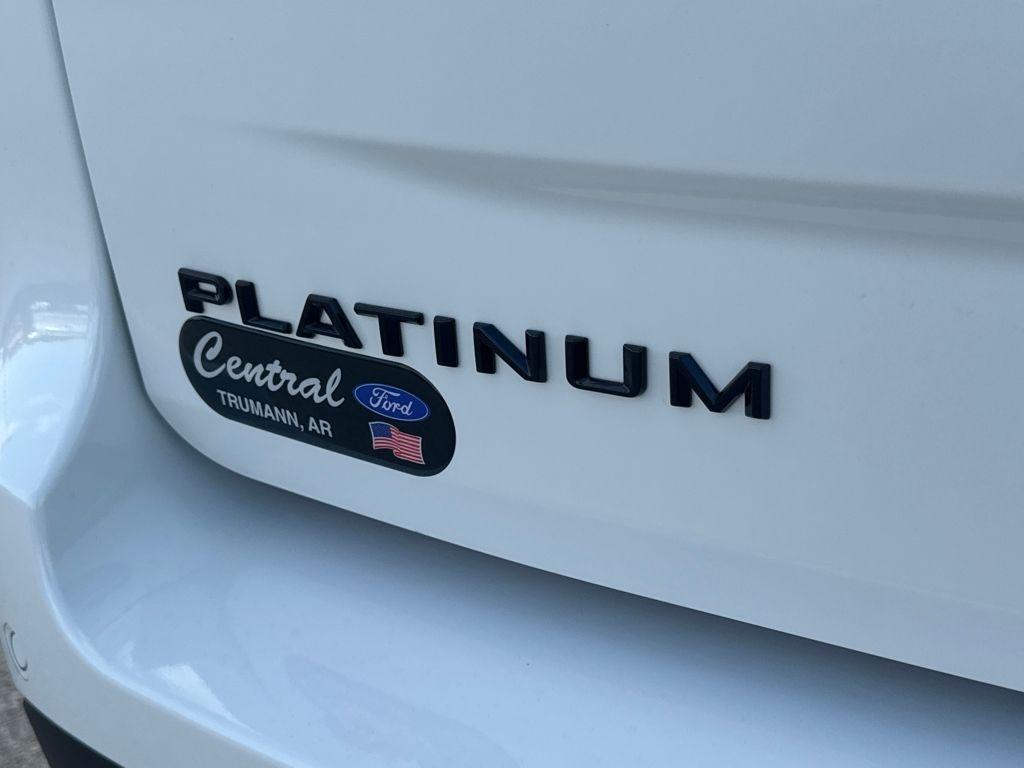 new 2025 Ford Expedition car, priced at $81,672