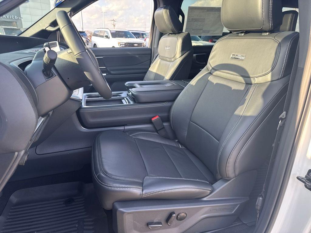 new 2025 Ford Expedition car, priced at $81,672