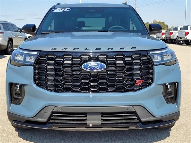 new 2025 Ford Explorer car, priced at $61,990