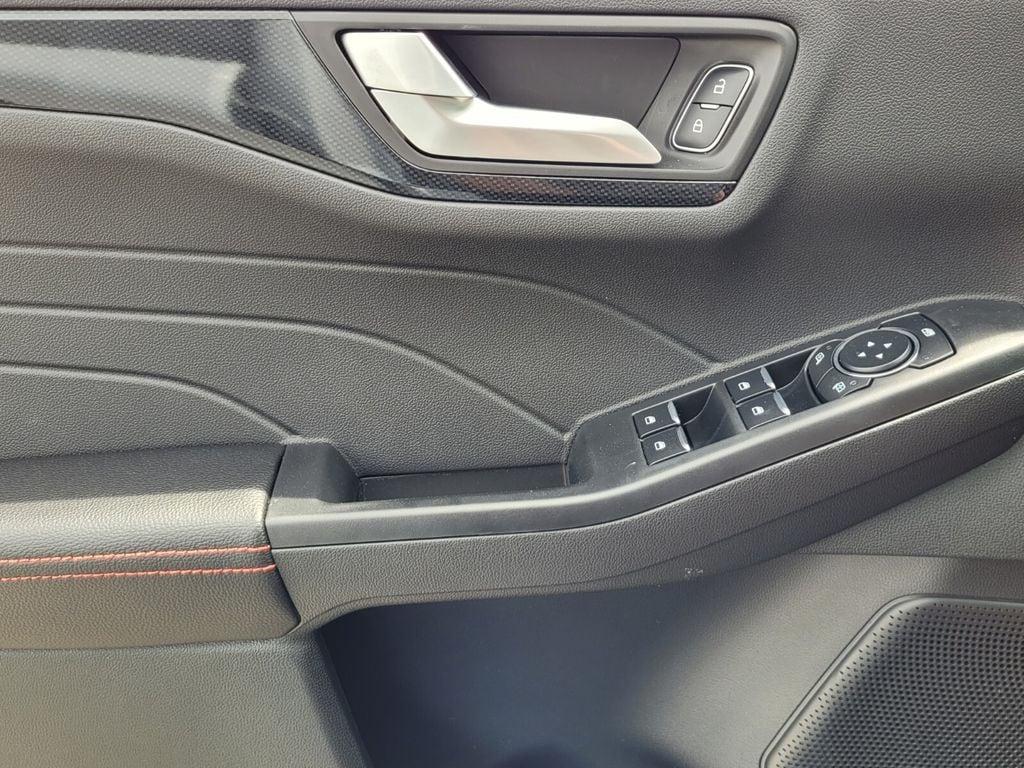 new 2025 Ford Escape car, priced at $33,918