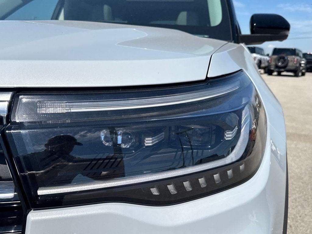 new 2025 Ford Explorer car, priced at $58,278