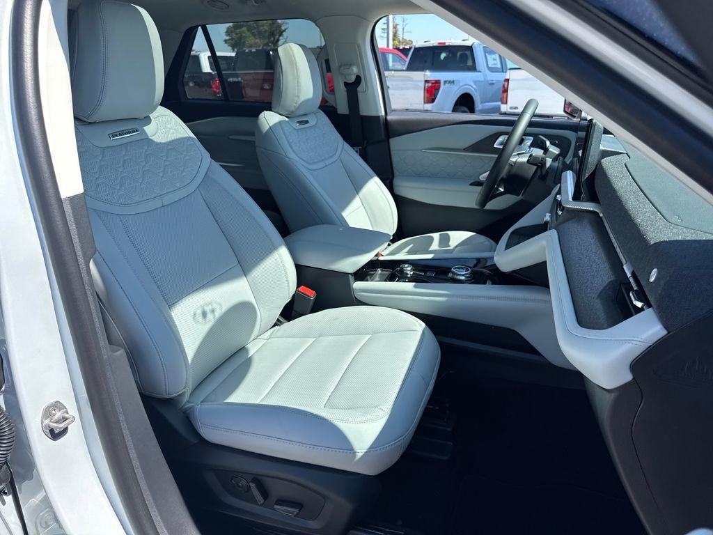 new 2025 Ford Explorer car, priced at $58,278