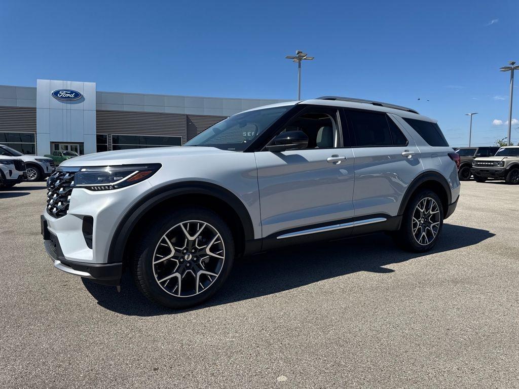 new 2025 Ford Explorer car, priced at $58,278