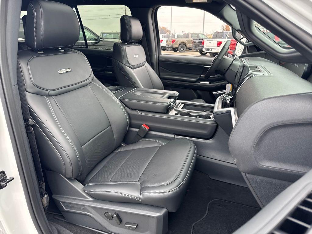 new 2025 Ford Expedition car, priced at $80,543