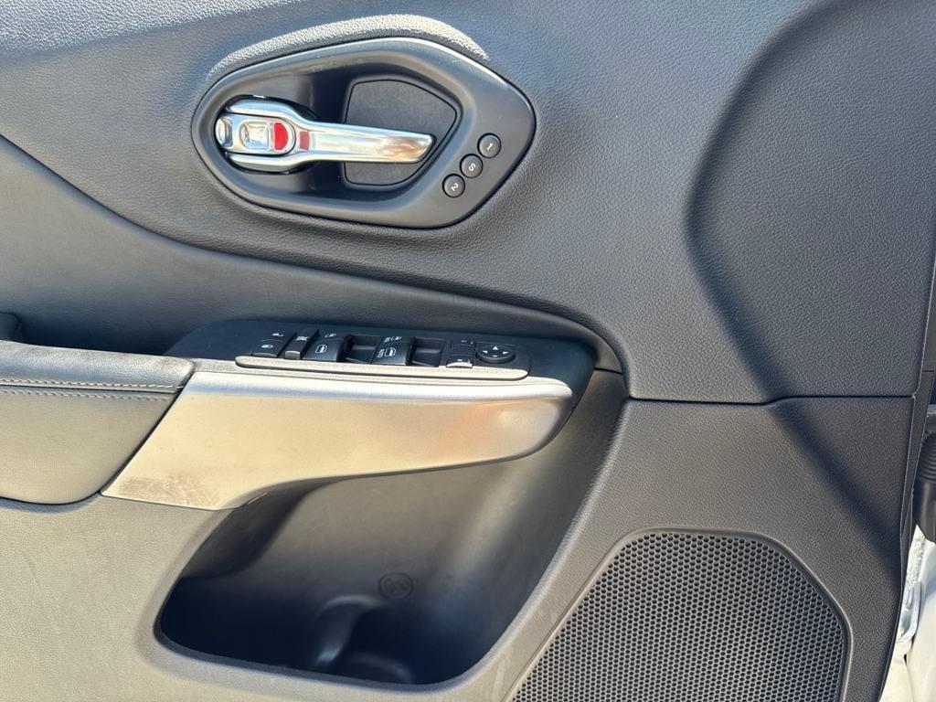 used 2019 Jeep Cherokee car, priced at $16,995