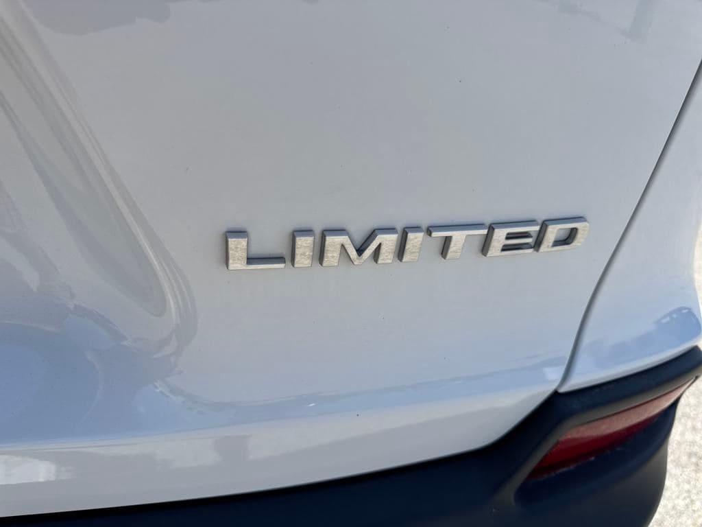 used 2019 Jeep Cherokee car, priced at $16,995