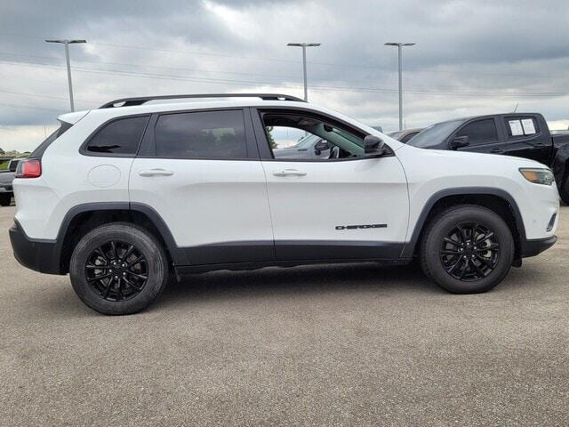 used 2023 Jeep Cherokee car, priced at $25,995