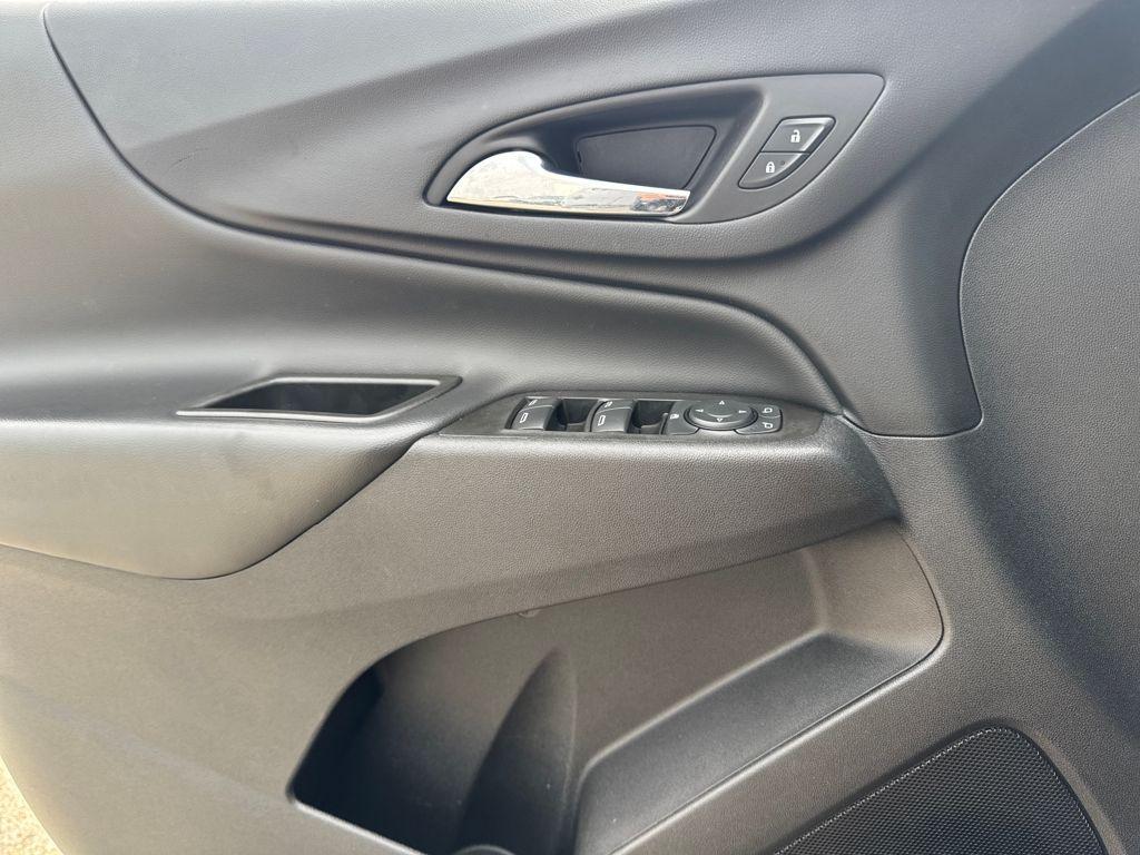 used 2023 Chevrolet Equinox car, priced at $21,389