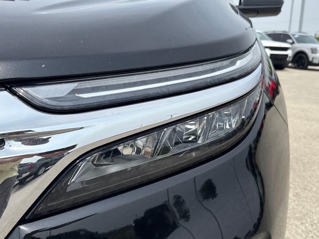 used 2023 Chevrolet Equinox car, priced at $21,389