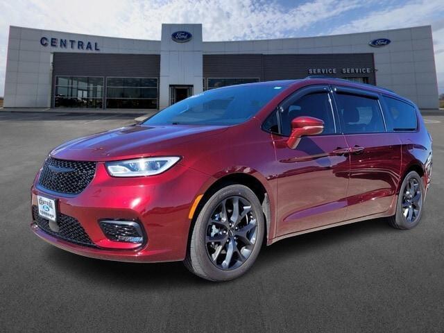 used 2021 Chrysler Pacifica car, priced at $25,995