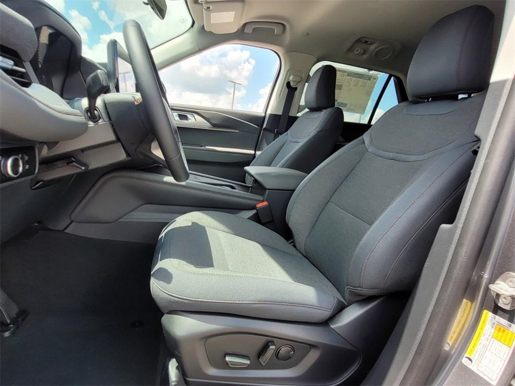new 2025 Ford Explorer car, priced at $41,154
