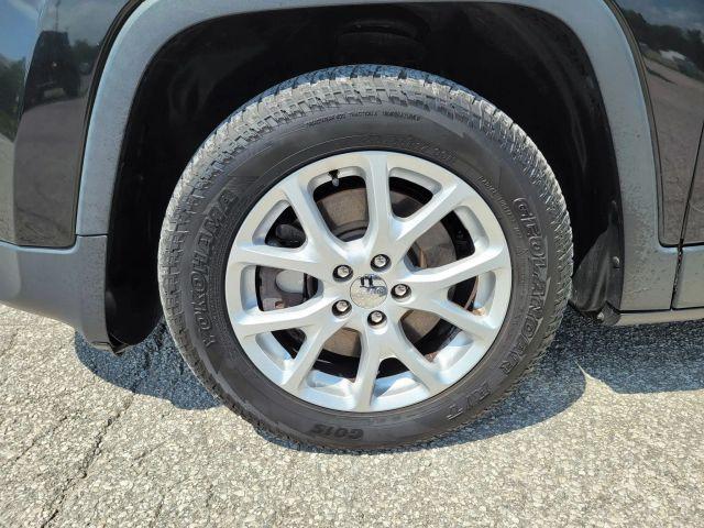 used 2016 Jeep Cherokee car, priced at $8,995